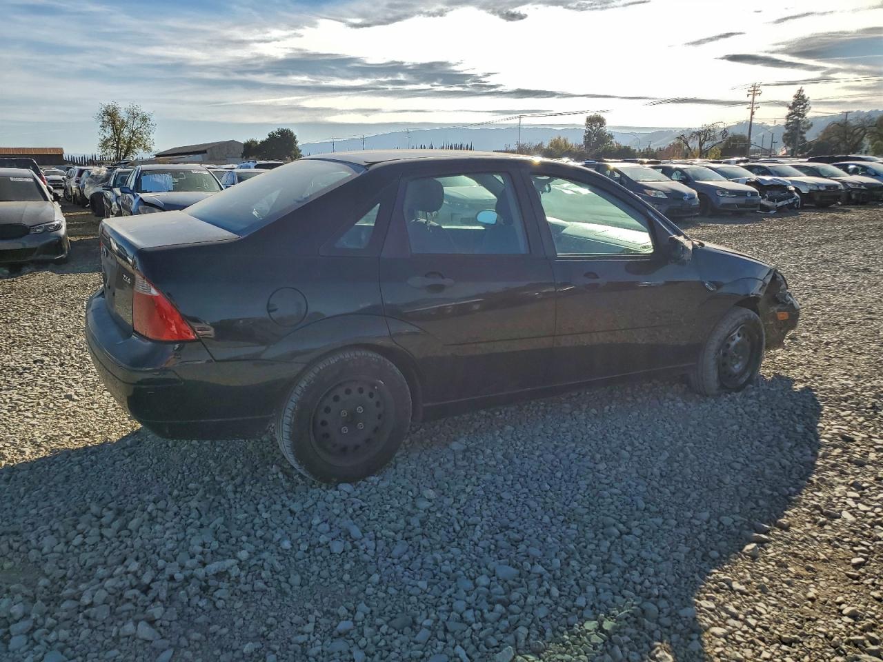 2006 Ford Focus VIN 1FAHP34N06W249979 photo 3