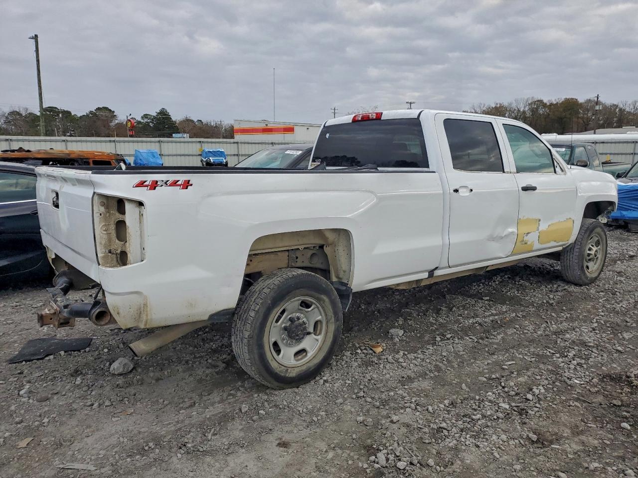 2018 Chevrolet All models VIN 1GC1KUEG7JF164436 photo 3