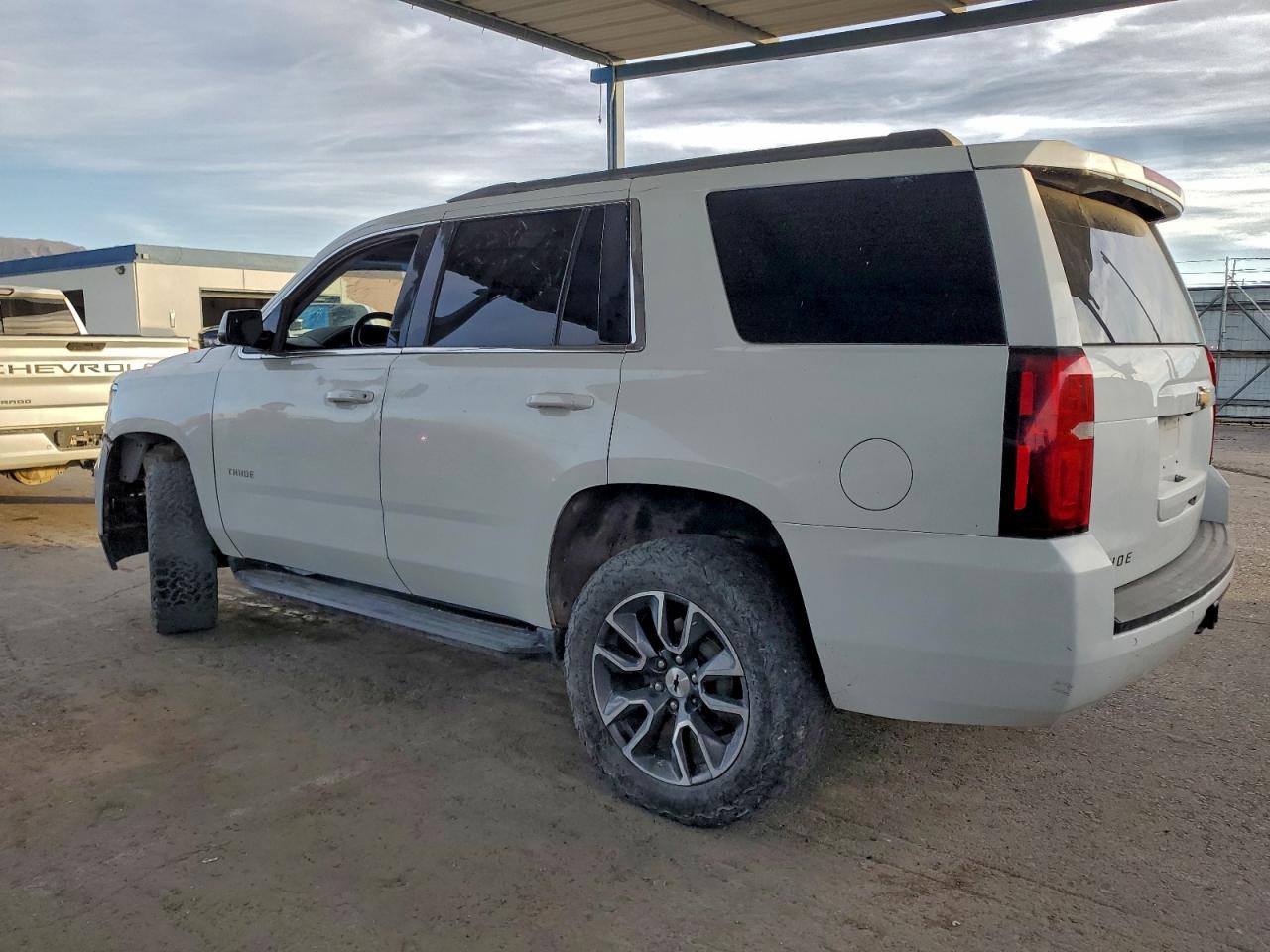 2020 Chevrolet Tahoe VIN 1GNSCBKC0LR182146 photo 2