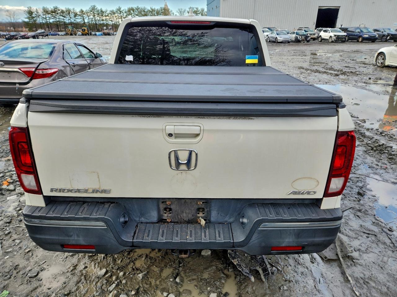 2018 Honda Ridgeline VIN 5FPYK3F65JB008356 photo 6