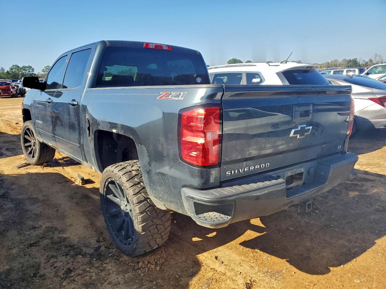2017 Chevrolet All models VIN 3GCUKREC2HG504057 photo 2