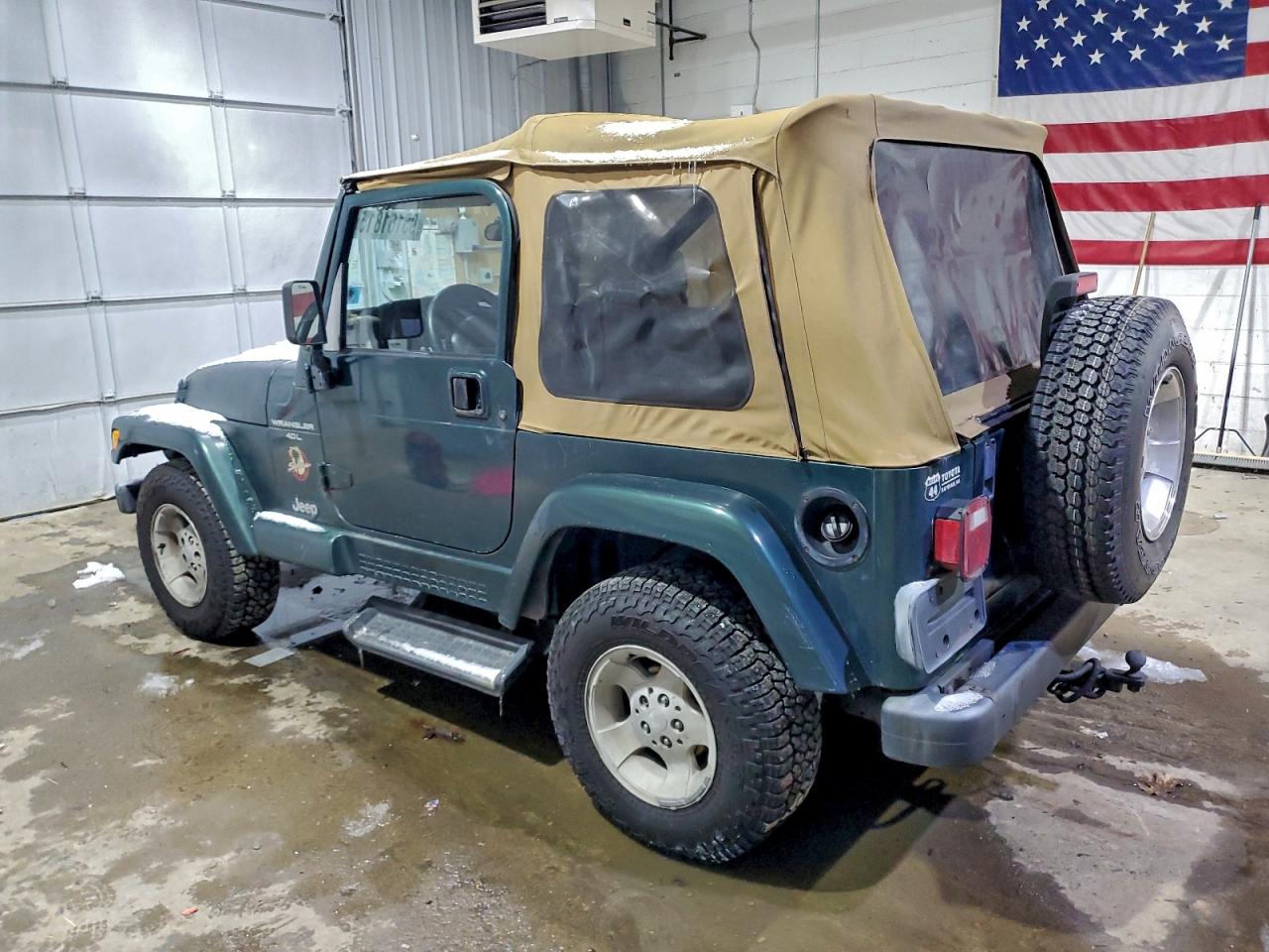 2001 Jeep Wrangler / VIN 1J4FA59S81P368440 photo 2