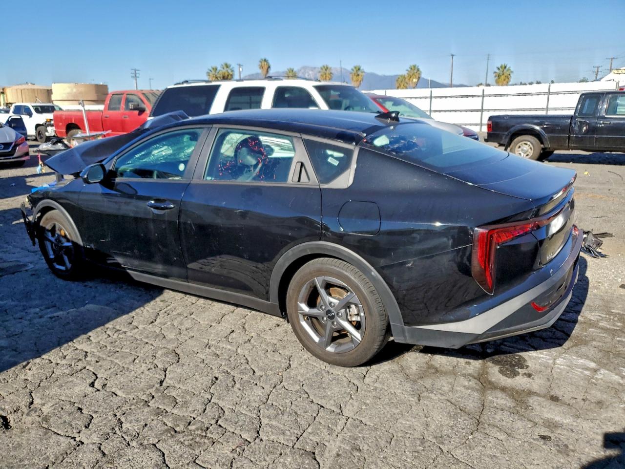 2025 Kia K4 lx VIN 3KPFT4DEXSE052616 photo 2