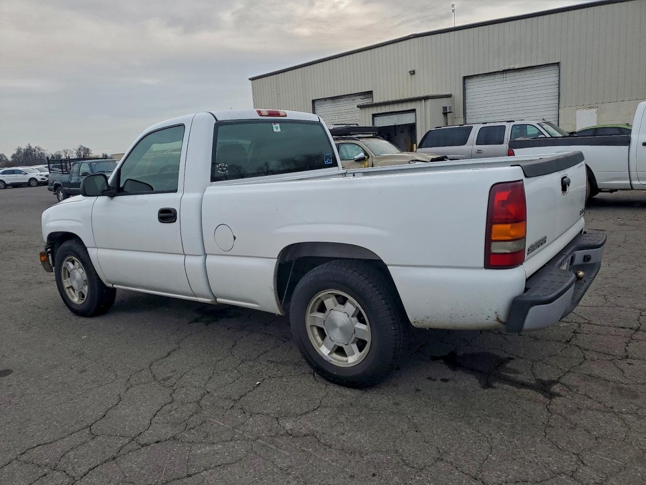 2003 GMC SIERRA VIN 1GTEC14V13Z348575 photo 2