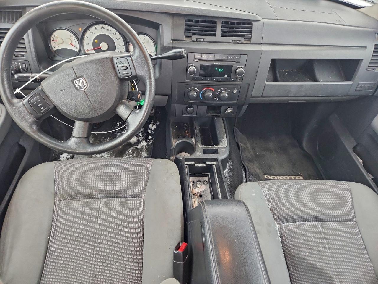 2010 Dodge Dakota VIN 1D7CW3GKXAS110702 photo 8