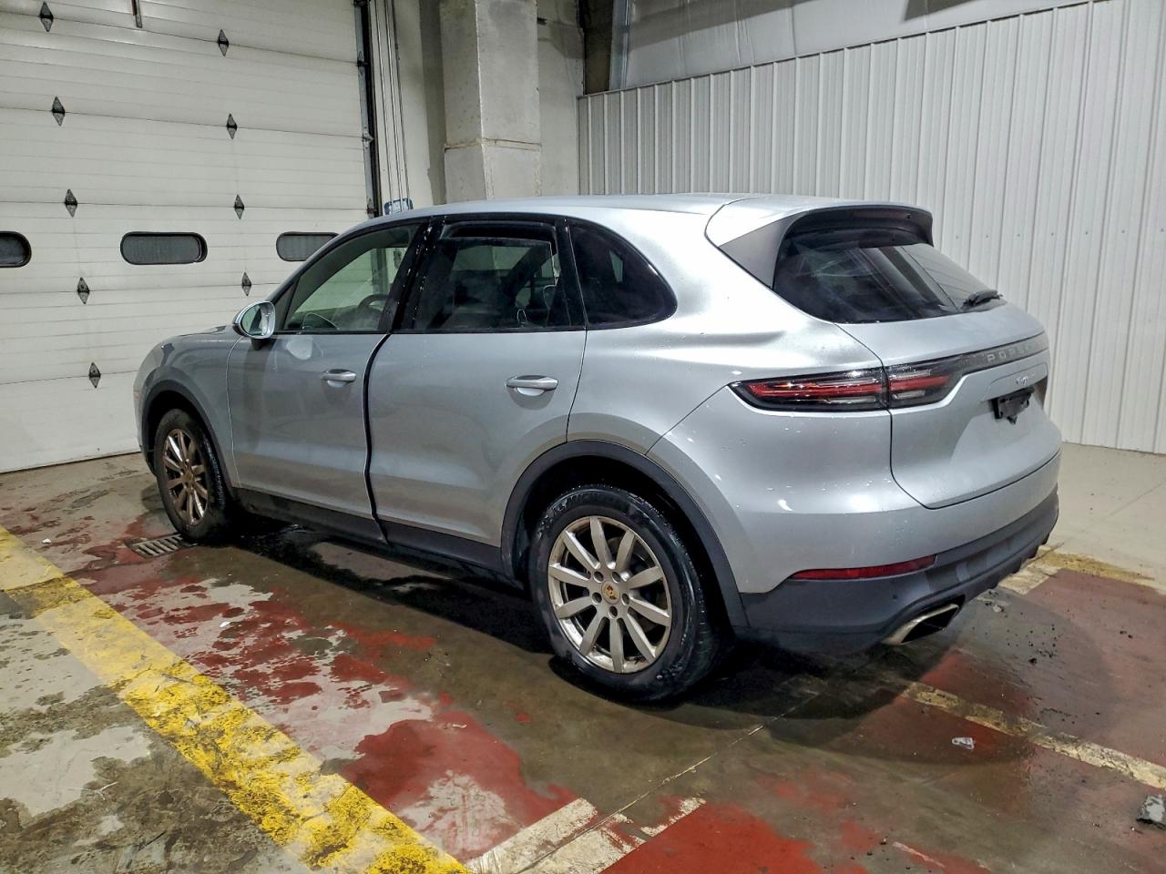 2023 PORSCHE Cayenne VIN WP1AA2AY2PDA05400 photo 2