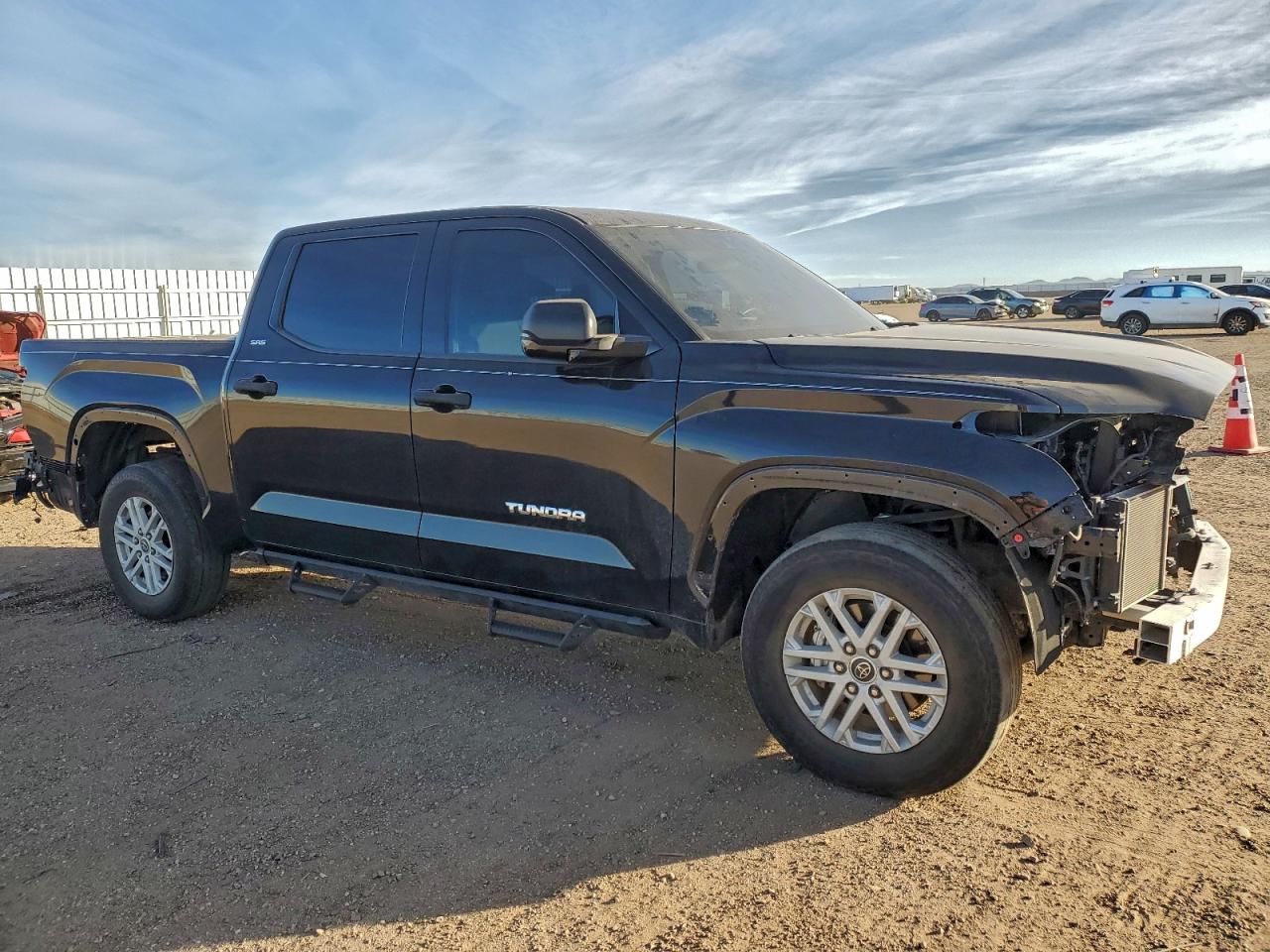 2023 Toyota Tundra VIN 5TFLA5DB5PX075586 photo 4