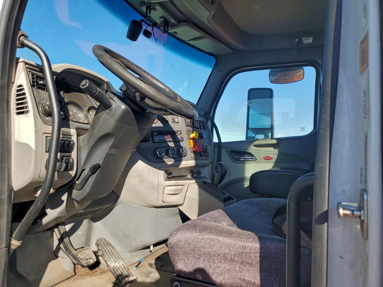 2018 PETERBILT All models VIN 1XPBA48XXJD478031 photo 5