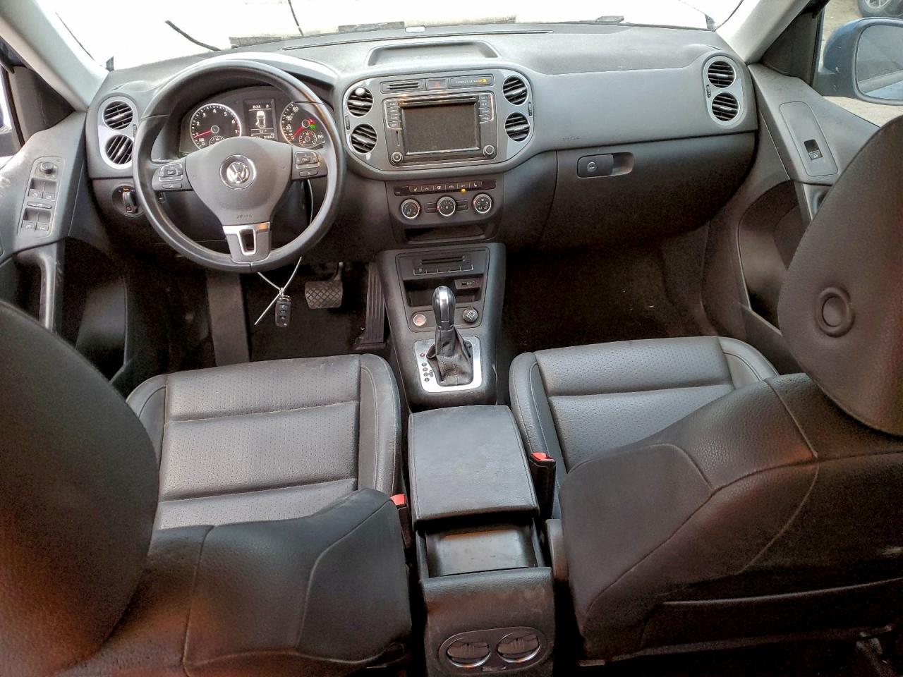 2017 Volkswagen Tiguan VIN WVGAV7AX3HK024220 photo 8