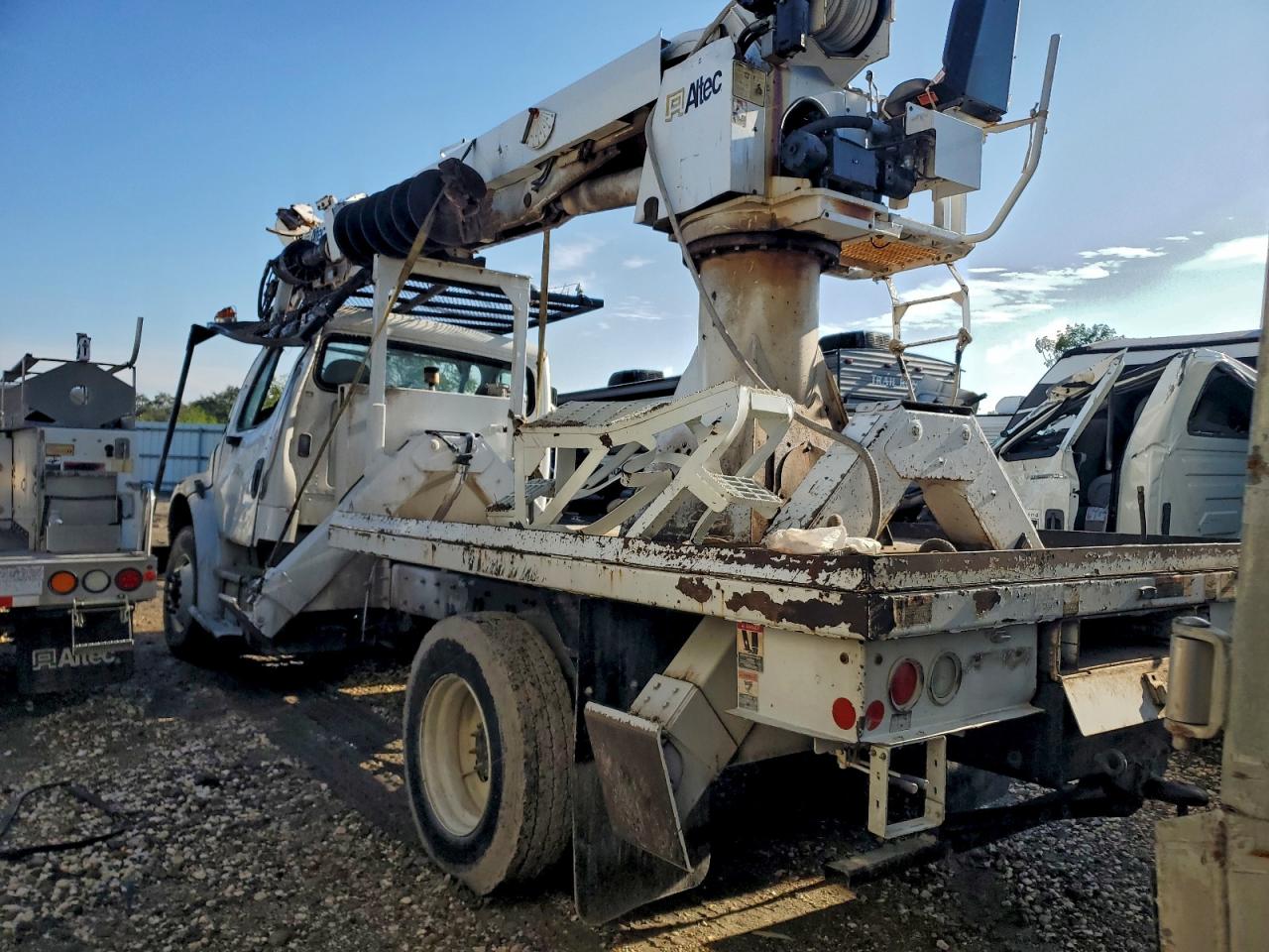 2019 FREIGHTLINER All models VIN 3ALACXFE5KDKE9489 photo 3