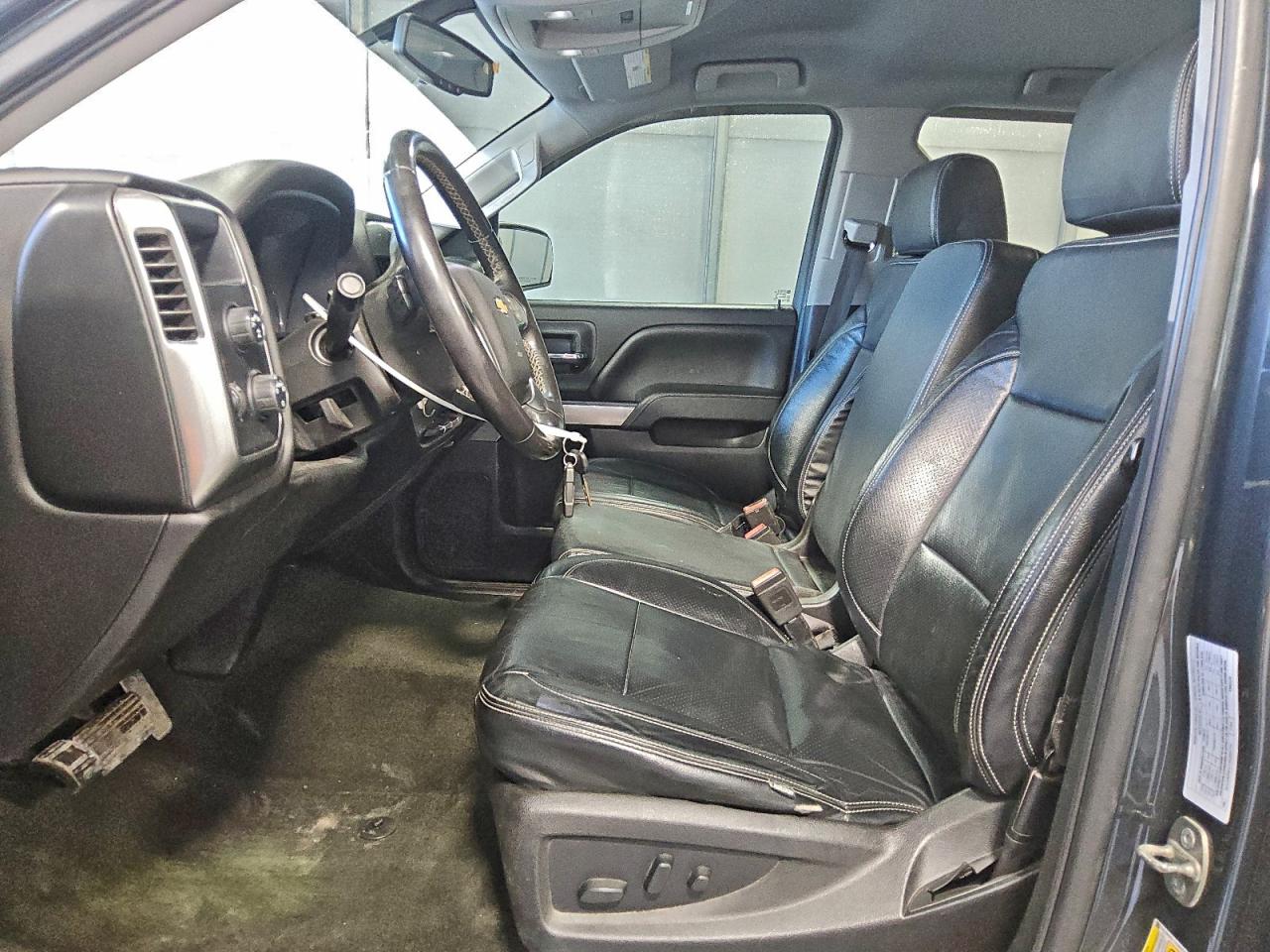 2018 Chevrolet All models VIN 3GCUKREC7JG250710 photo 7