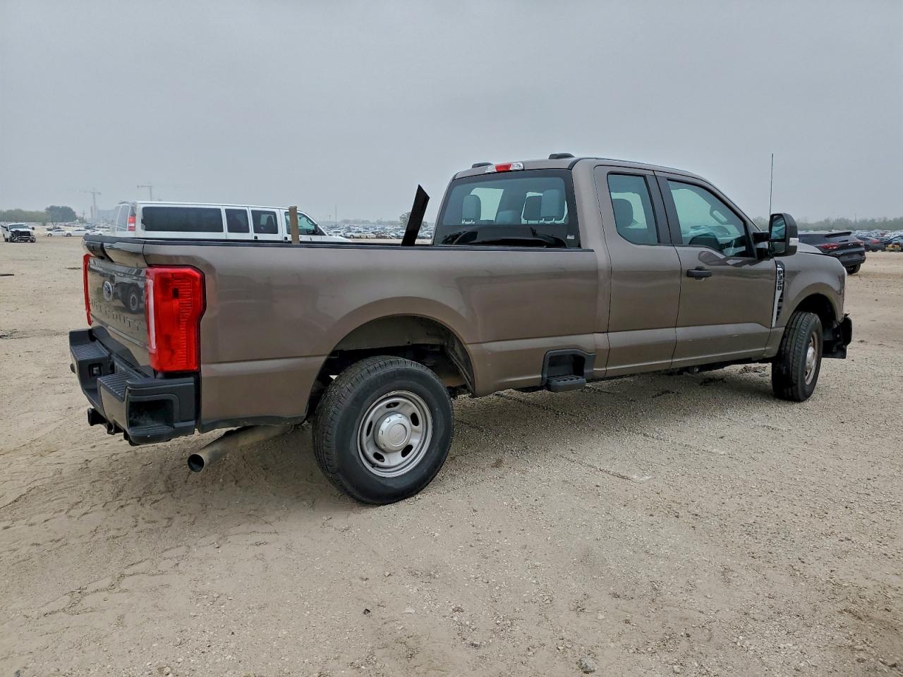 2023 Ford F350 VIN 1FT8X3AA6PED85083 photo 3