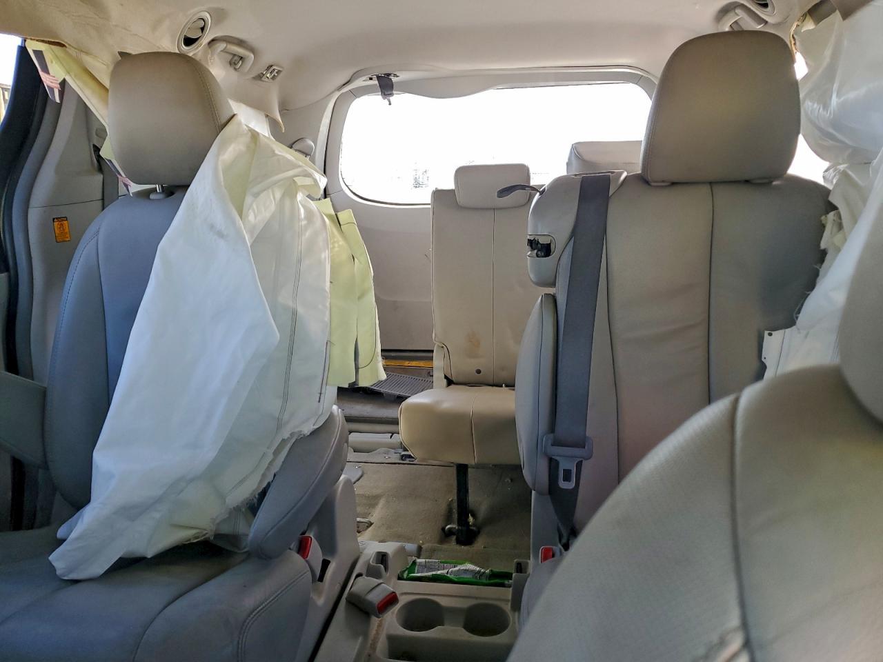 2013 Toyota All models VIN 5TDYK3DC7DS356550 photo 10