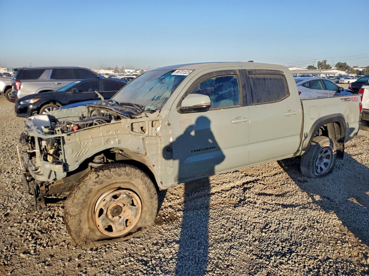 2023 Toyota Tacoma VIN 3TMCZ5AN0PM617612 photo 1