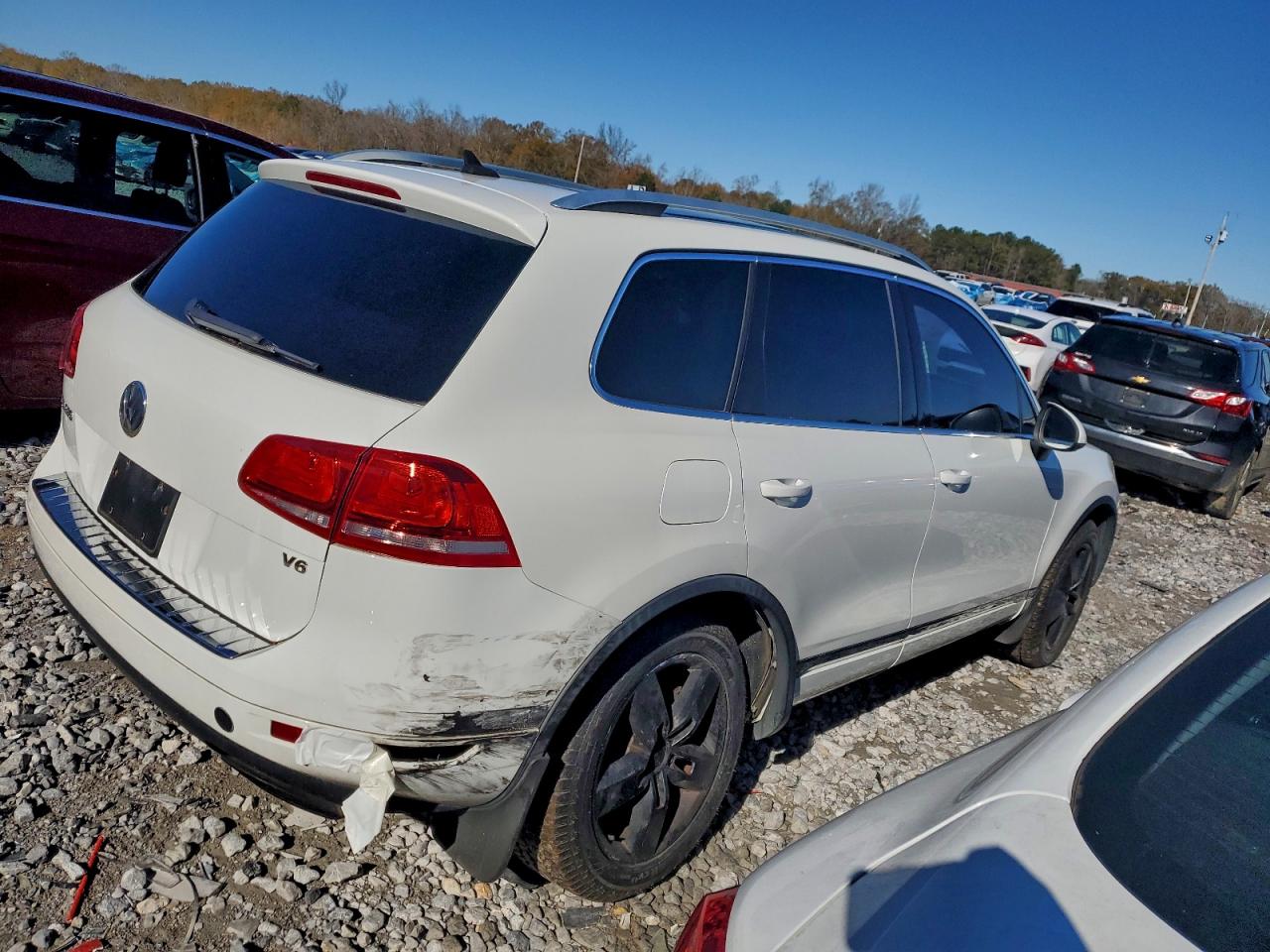 2013 Volkswagen Touareg VIN WVGEF9BP5DD001674 photo 3