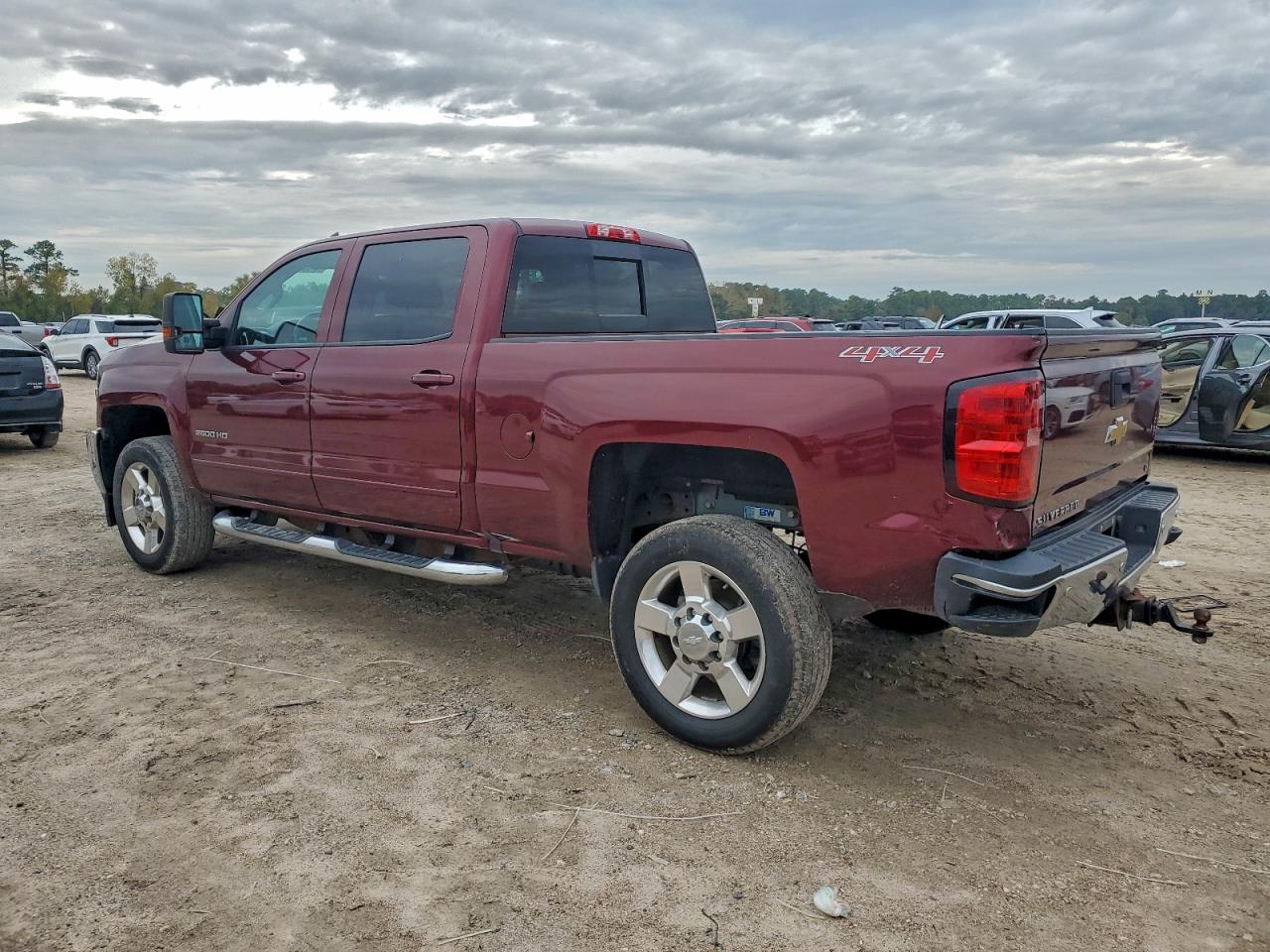 2016 Chevrolet All models VIN 1GC1KVEG8GF307764 photo 2