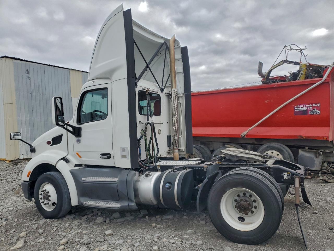 2018 PETERBILT All models VIN 1XPBA48X3JD477710 photo 3