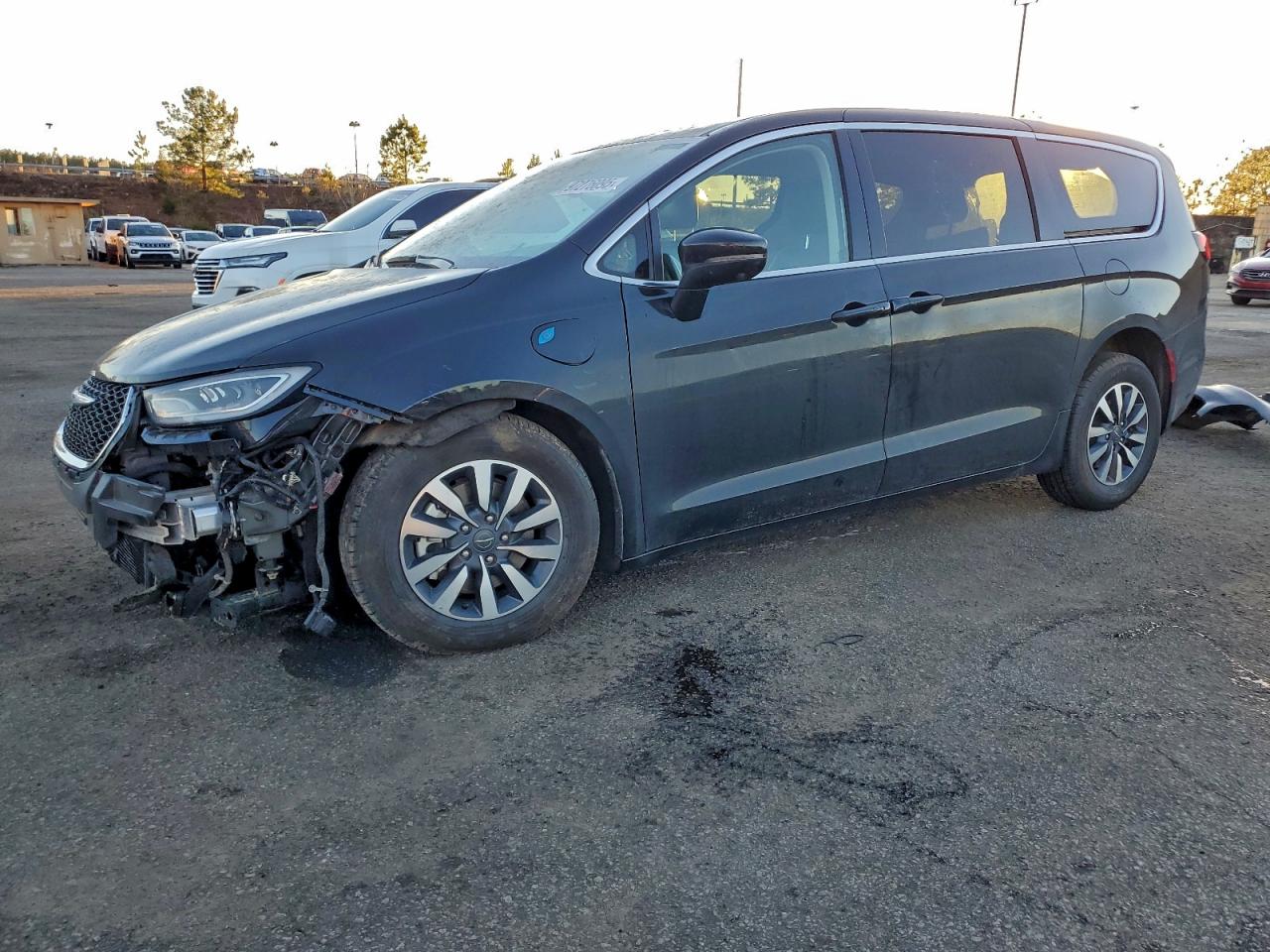 2023 Chrysler Pacifica VIN 2C4RC1L78PR562466 photo 1