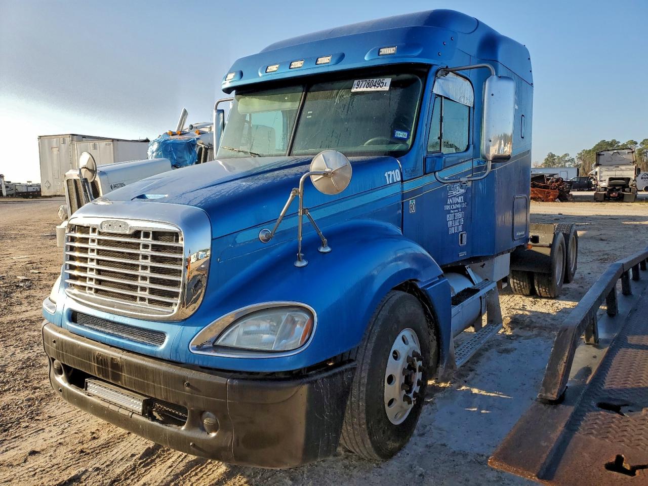 2009 FREIGHTLINER All other VIN 1FUJA6CK69LAD3105 photo 2