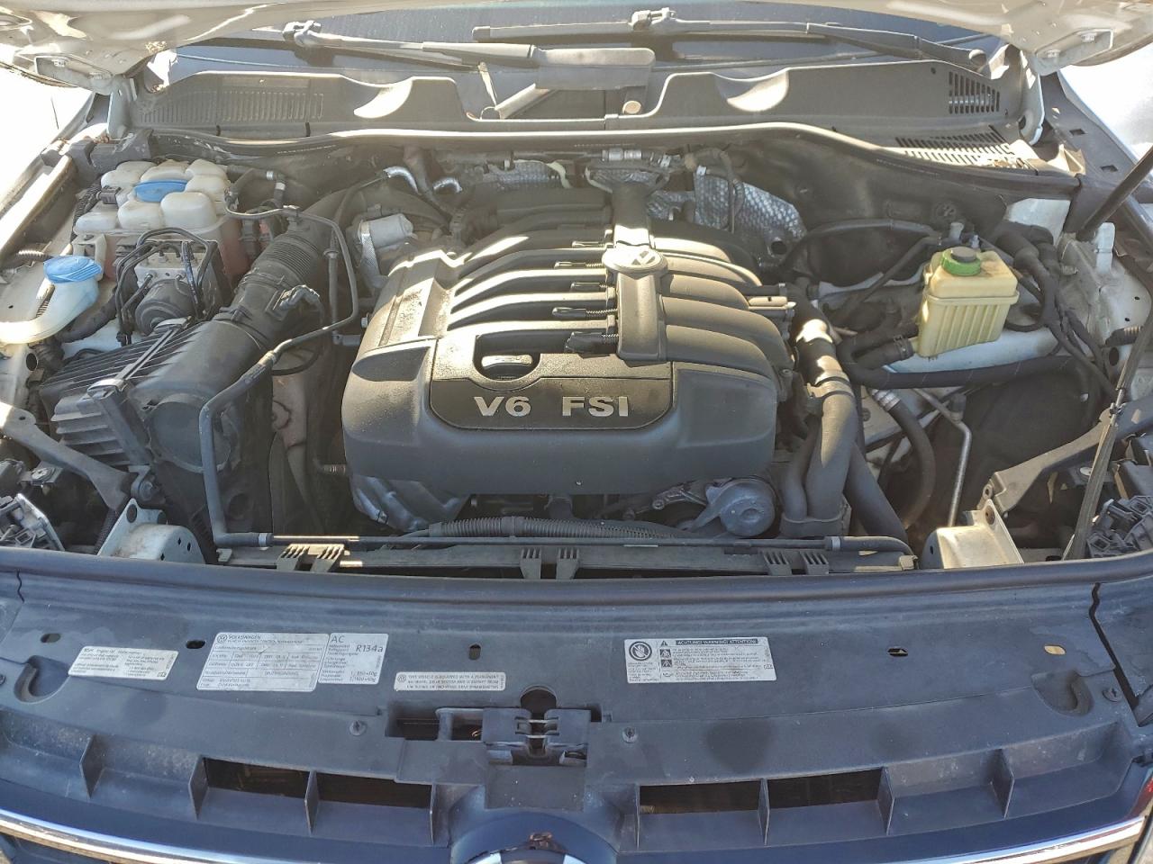 2013 Volkswagen Touareg VIN WVGEF9BP5DD001674 photo 11