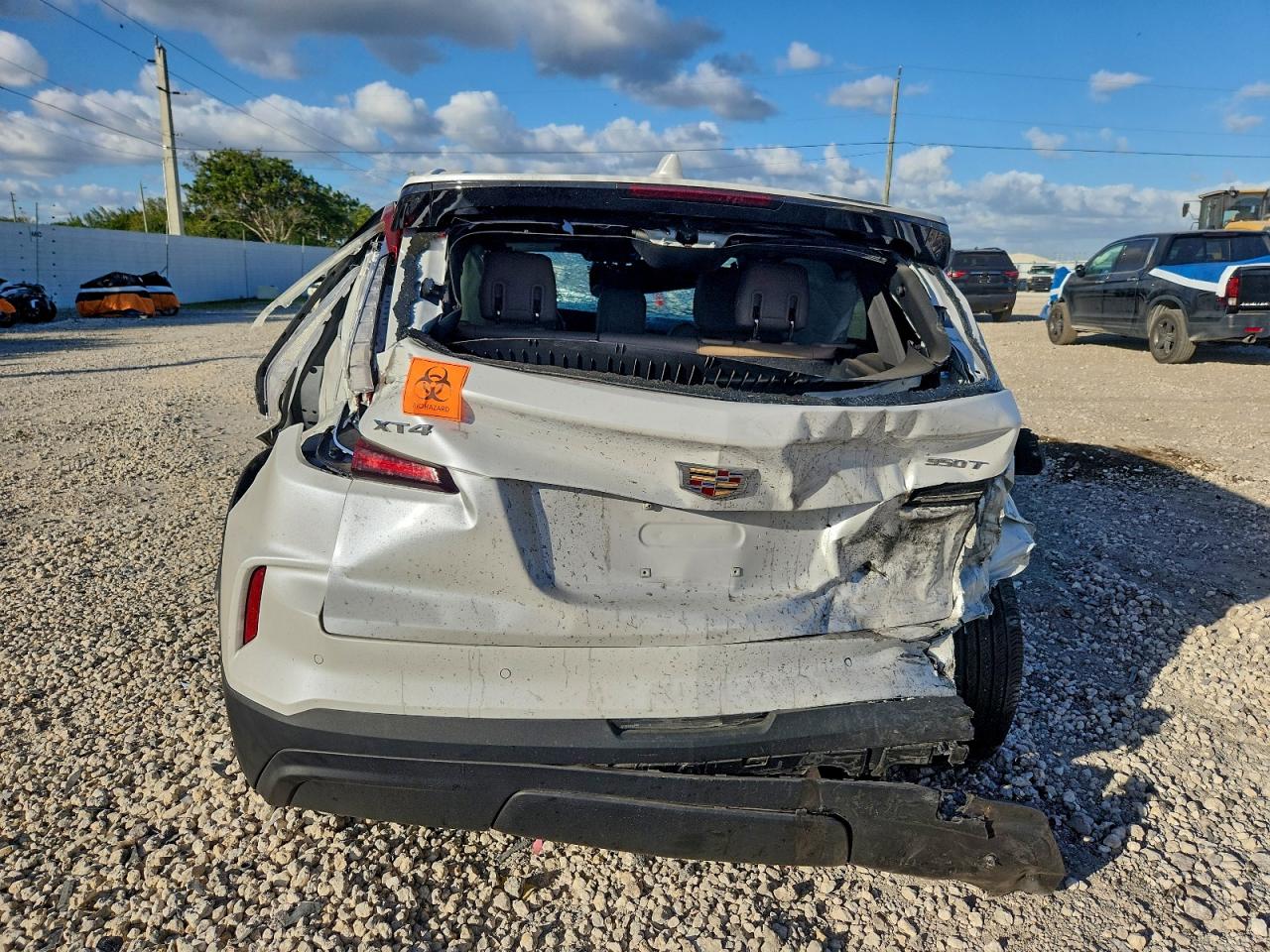 2024 Cadillac Xt4 VIN 1GYAZAR48RF120896 photo 6