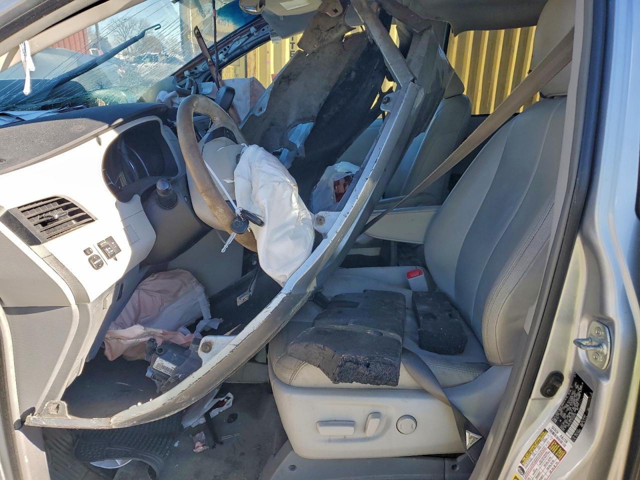 2013 Toyota All models VIN 5TDYK3DC7DS356550 photo 7