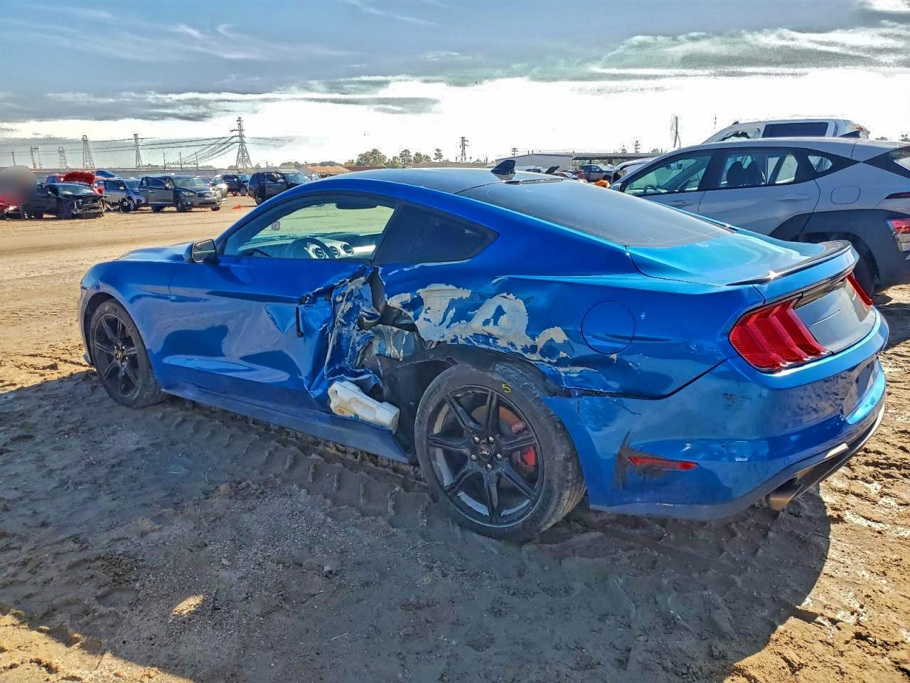 2020 Ford All models VIN 1FA6P8TH2L5176499 photo 2