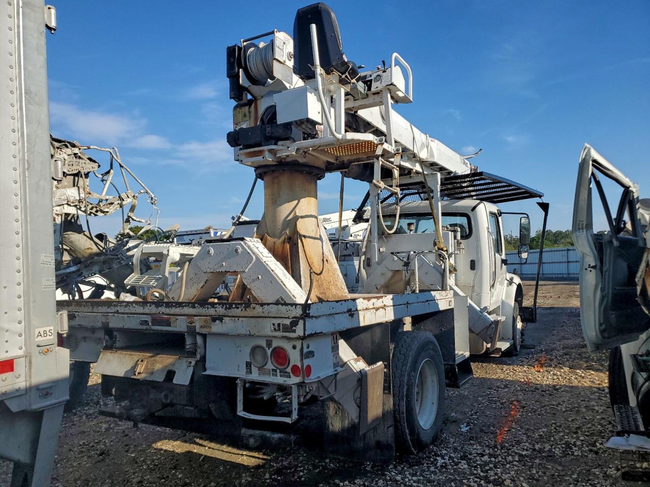 2019 FREIGHTLINER All models VIN 3ALACXFE5KDKE9489 photo 4