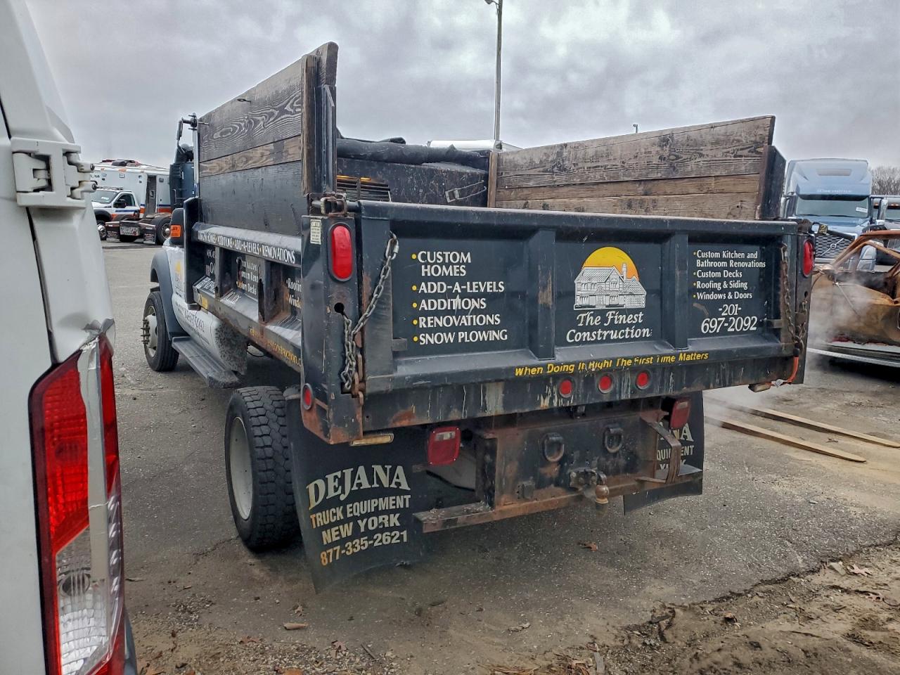 2016 Ford F550 VIN 1FD0X5HY1GEC27063 photo 2