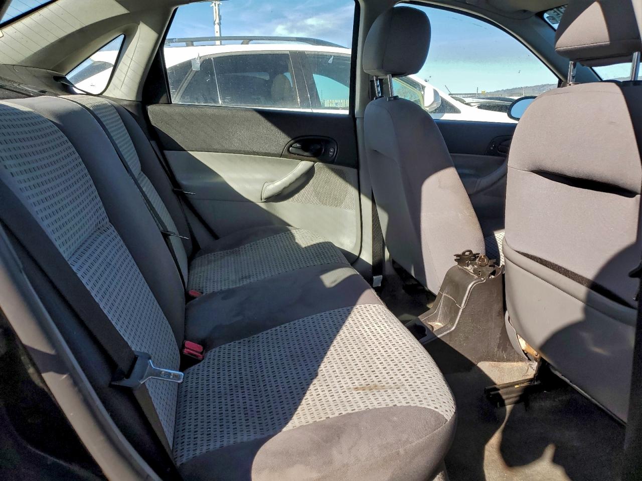 2006 Ford Focus VIN 1FAHP34N06W249979 photo 10