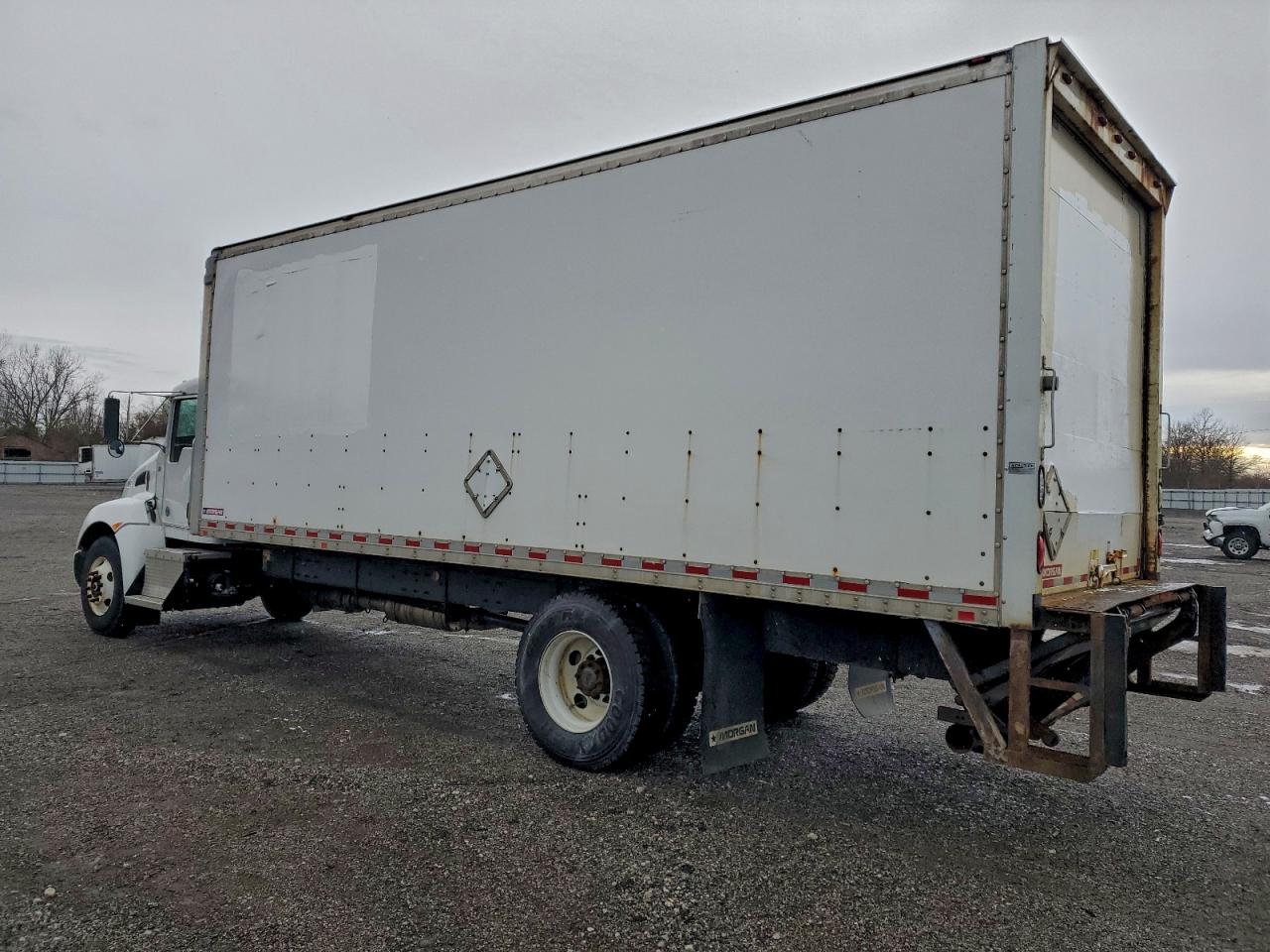 2017 KENWORTH All other VIN 2NKHHM6X3HM156618 photo 2