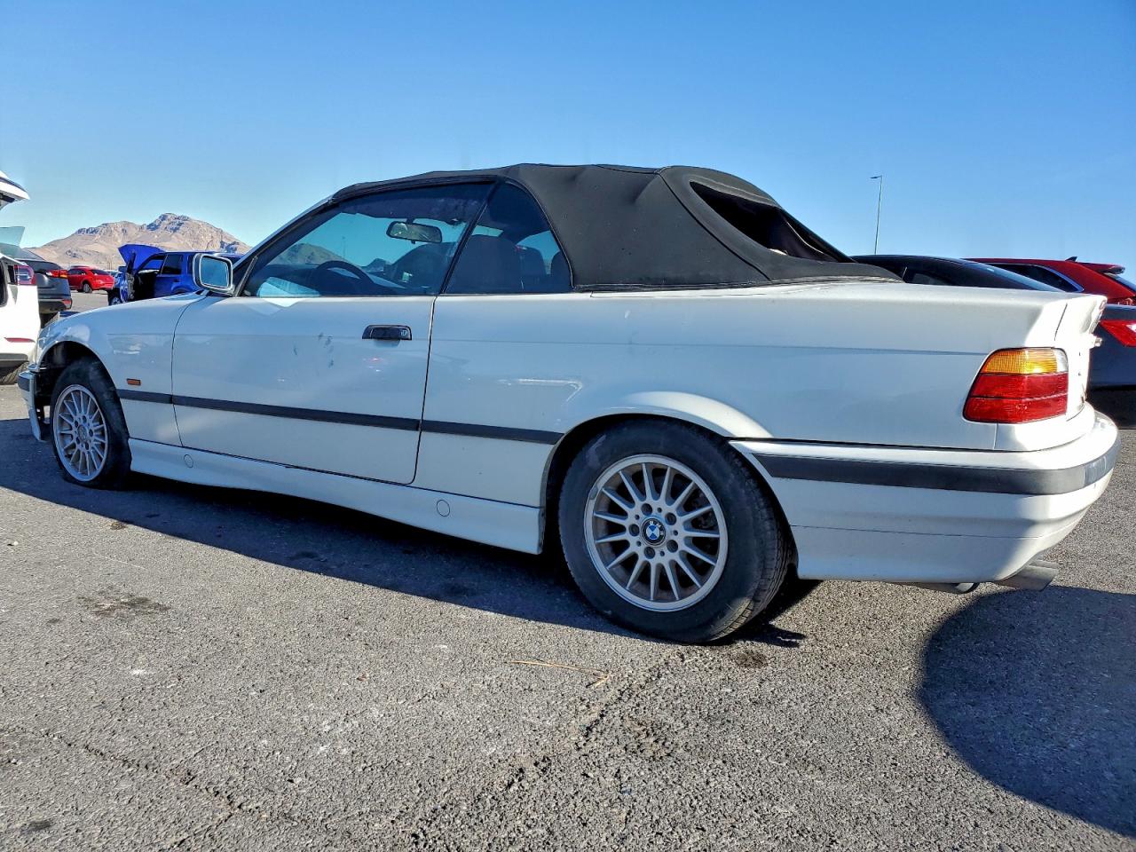 1998 BMW 3 series VIN WBABJ8321WEM21364 photo 2