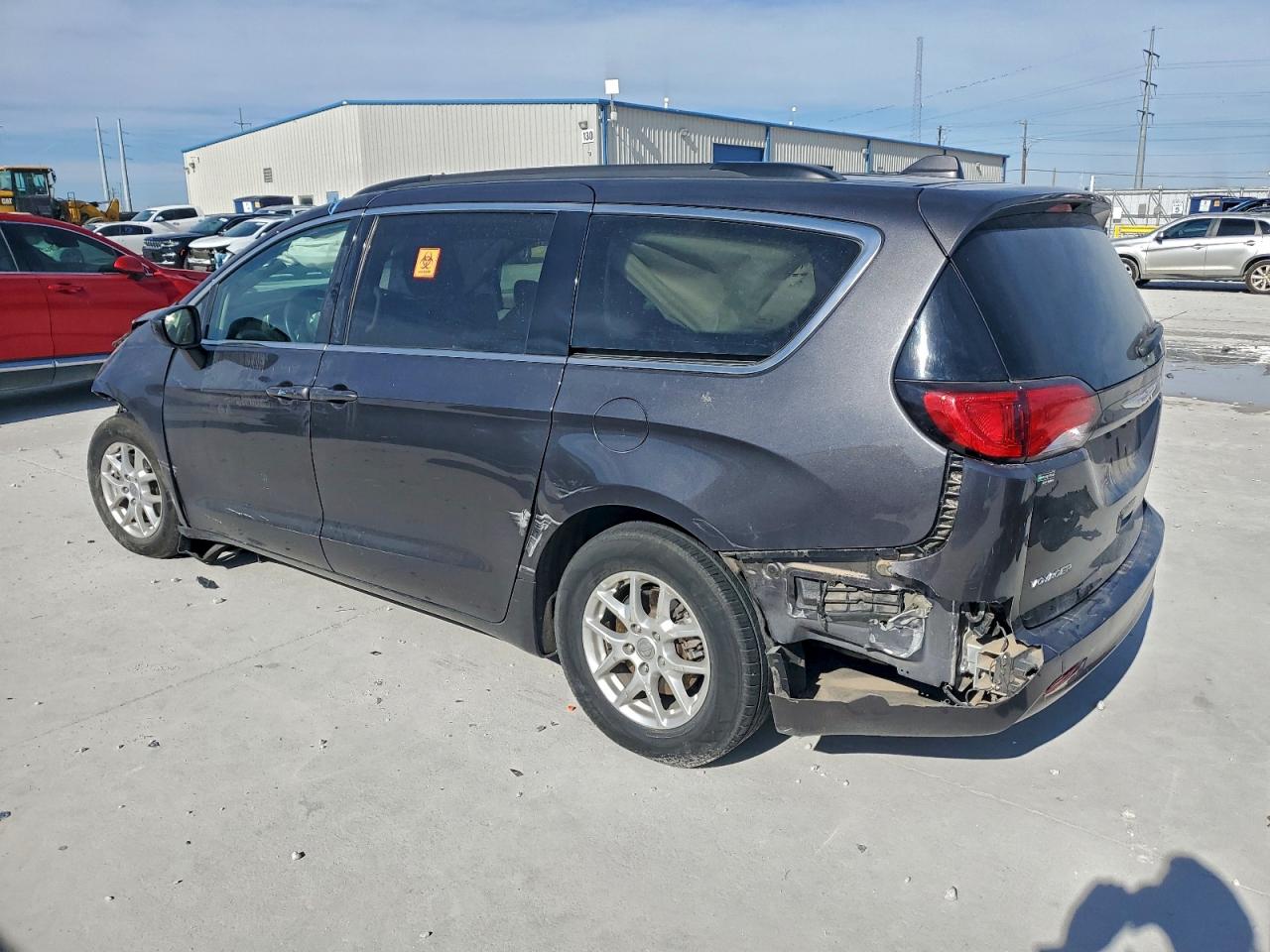 2020 Chrysler Minivan VIN 2C4RC1DG1LR265712 photo 2