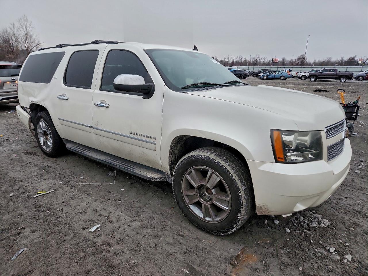2010 Chevrolet Suburban VIN 1GNUCKE0XAR176491 photo 4