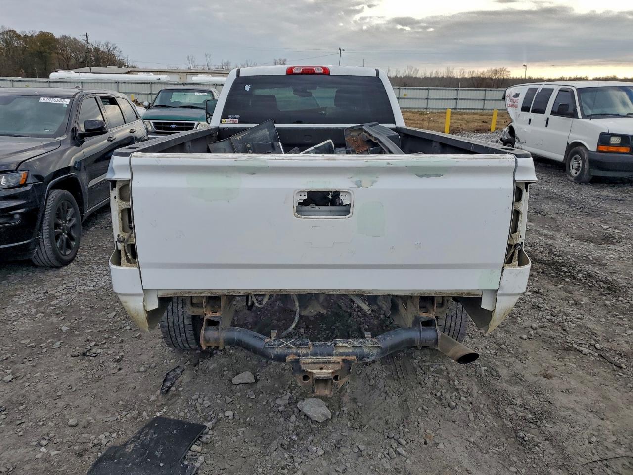 2018 Chevrolet All models VIN 1GC1KUEG7JF164436 photo 6