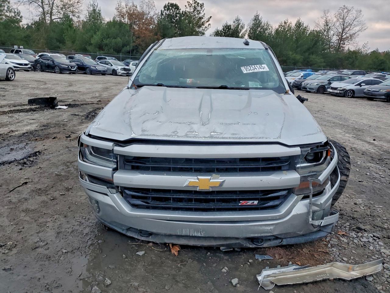 2018 Chevrolet All models VIN 3GCUKREC4JG318879 photo 5