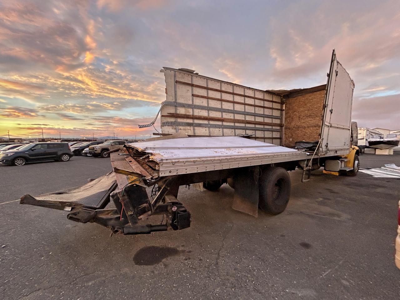 2006 FREIGHTLINER All models VIN 1FVACWDC46HW75304 photo 3