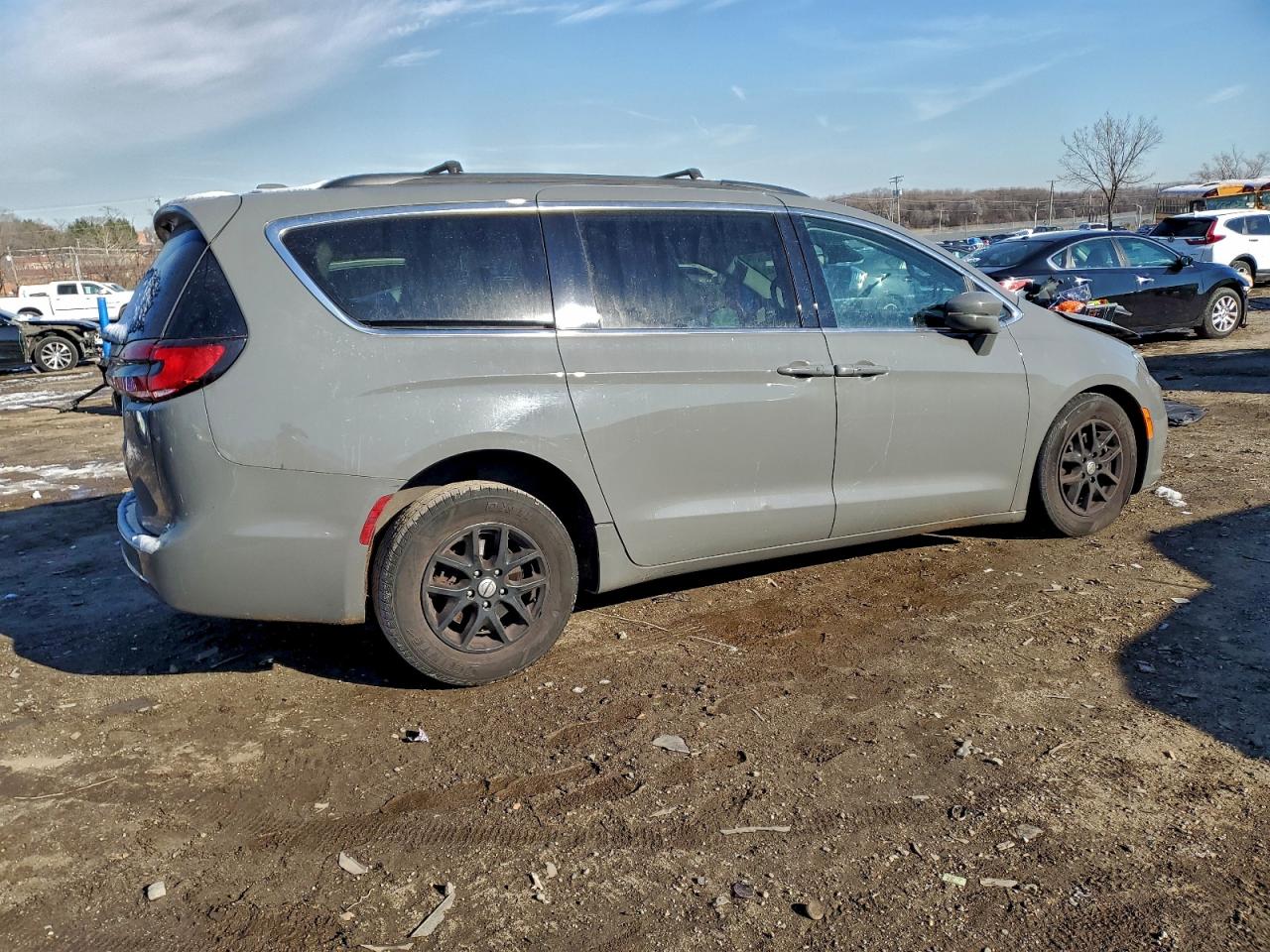 2022 Chrysler Pacifica VIN 2C4RC1BG2NR169500 photo 3