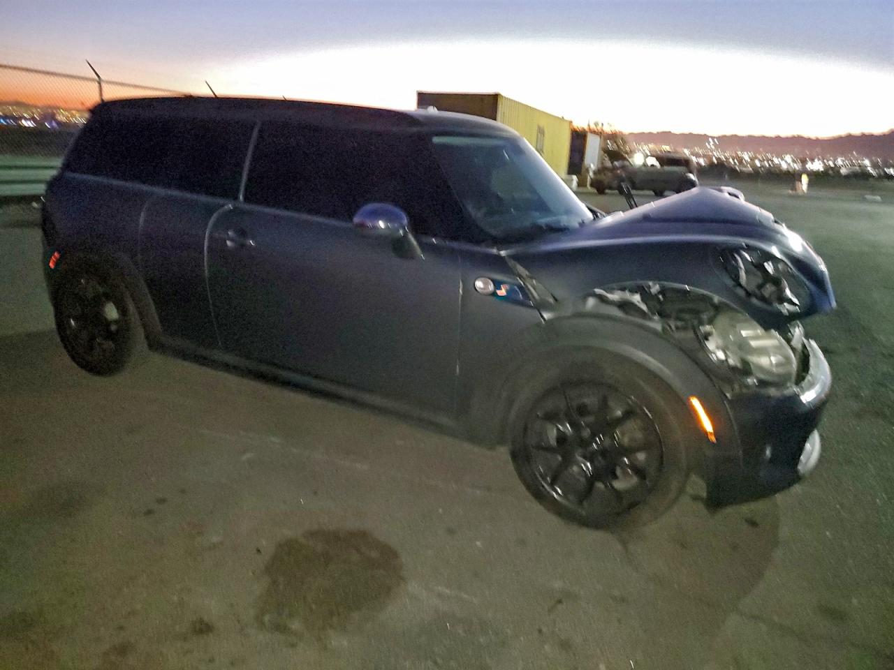 2009 MINI Cooper VIN WMWMM33549TP90331 photo 4