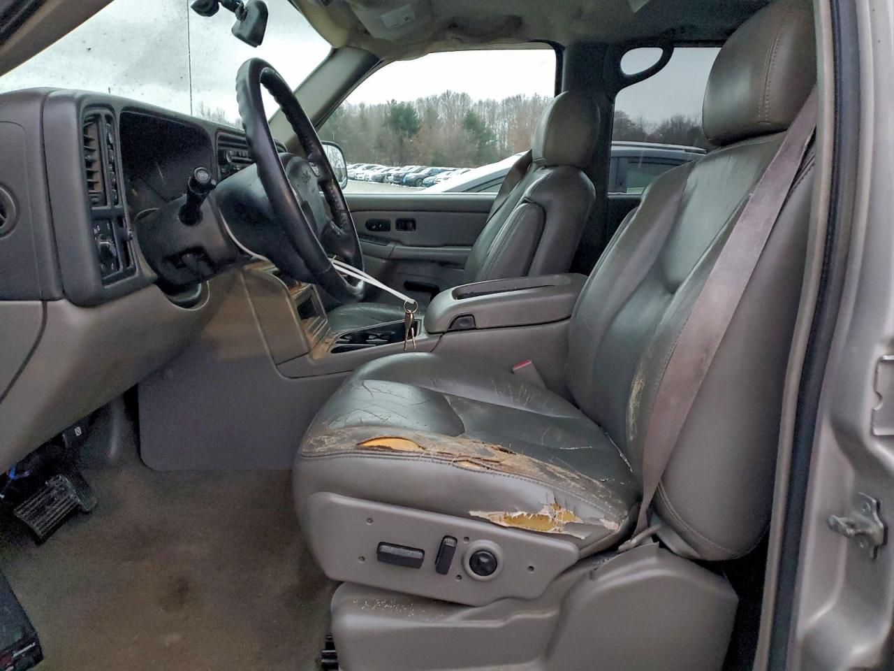 2005 GMC Yukon VIN 1GKFK16Z35J231948 photo 7