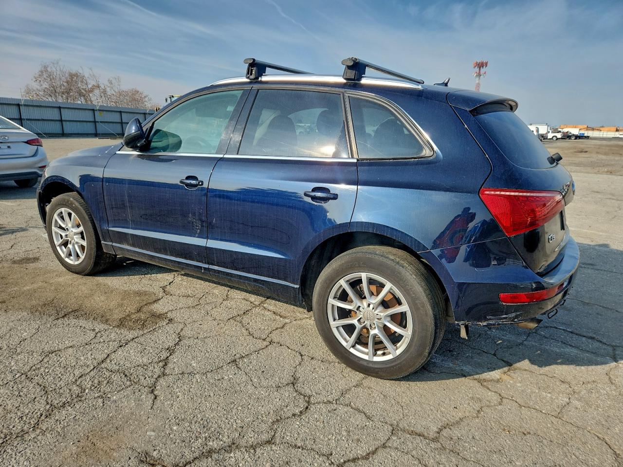 2011 Audi Q5 VIN WA1CFAFP6BA008892 photo 2