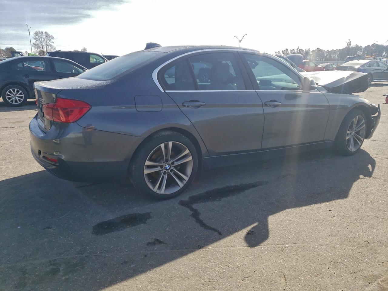 2017 BMW 3 series VIN WBA8D9G52HNU58423 photo 3