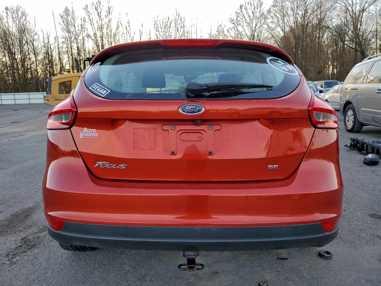 2018 Ford Focus VIN 1FADP3K23JL254899 photo 6