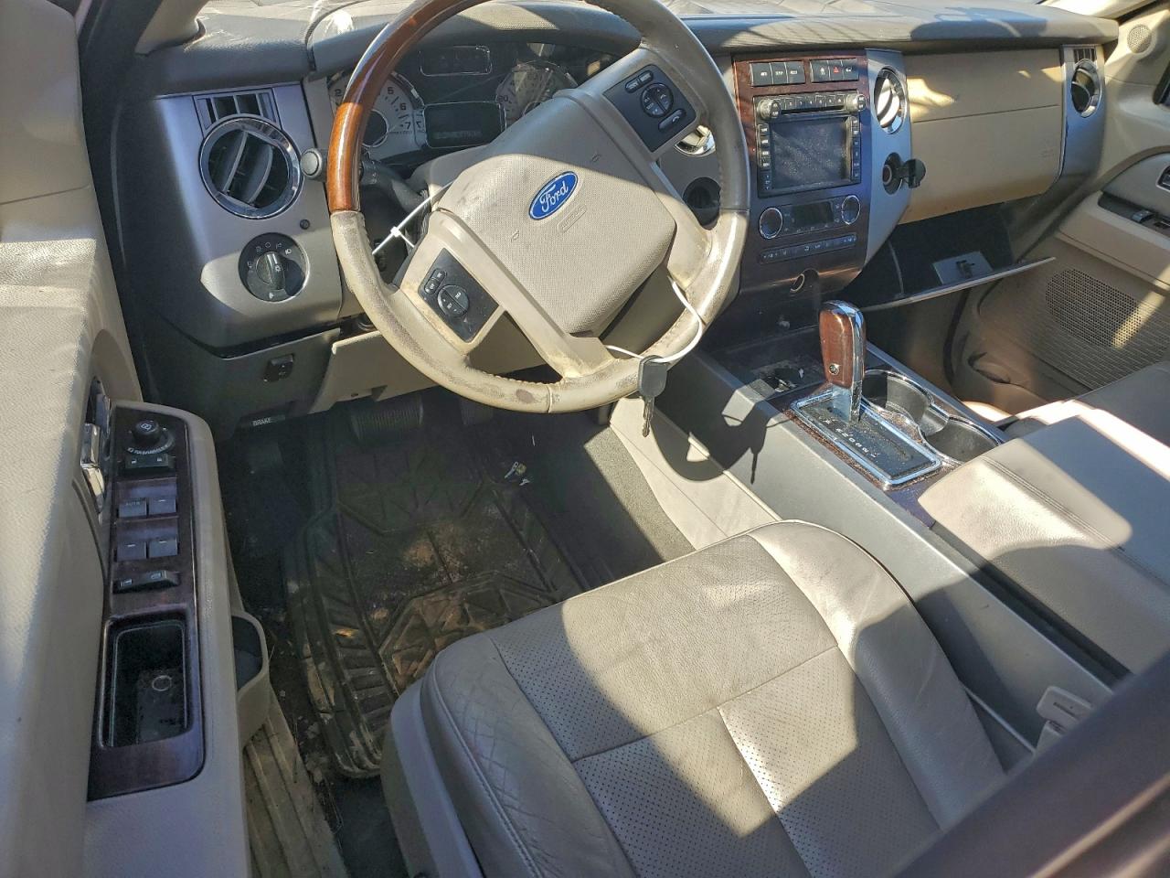 2010 Ford Expedition VIN 1FMJK1K54AEA43592 photo 8