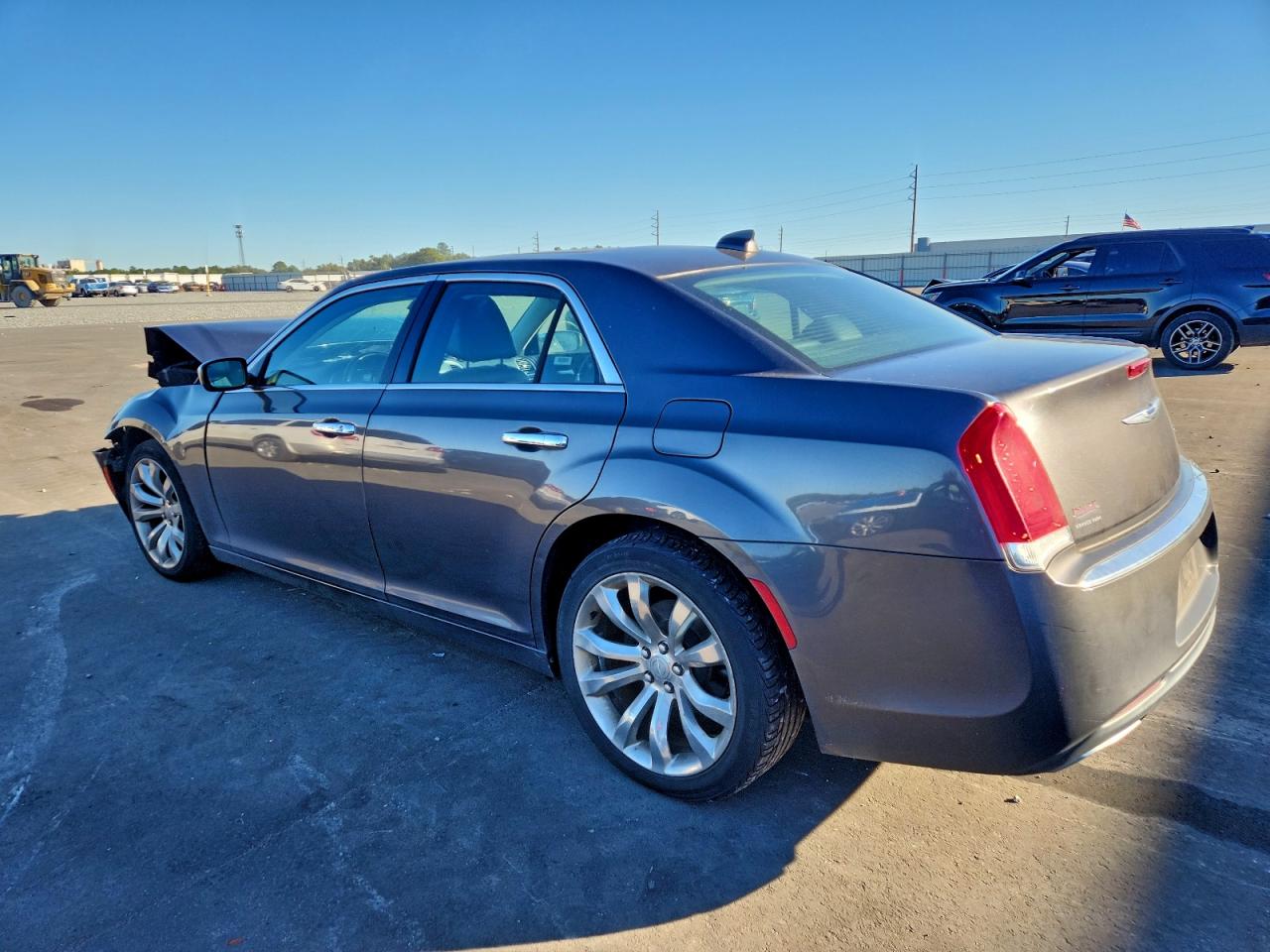 2020 Chrysler 300 VIN 2C3CCAEG4LH102809 photo 2