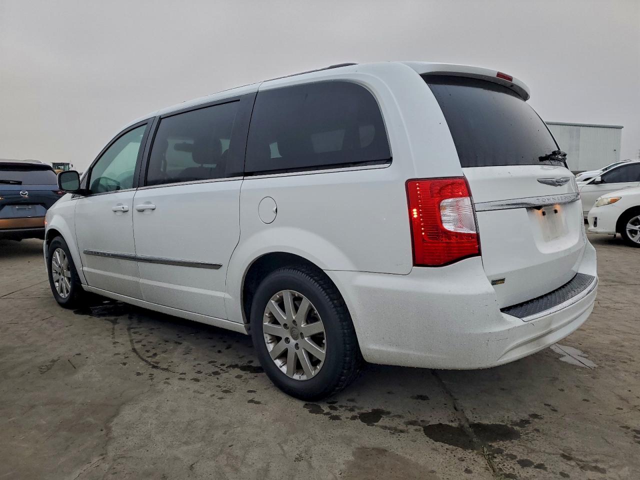 2016 Chrysler Minivan VIN 2C4RC1BG3GR267714 photo 2