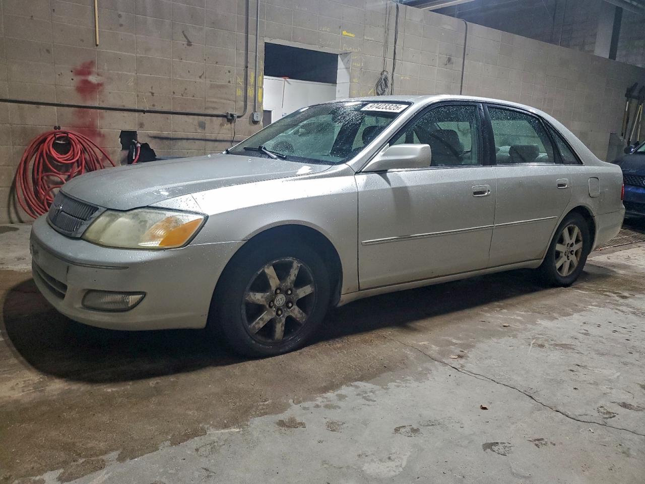 2001 Toyota Avalon VIN 4T1BF28B41U167296 photo 1
