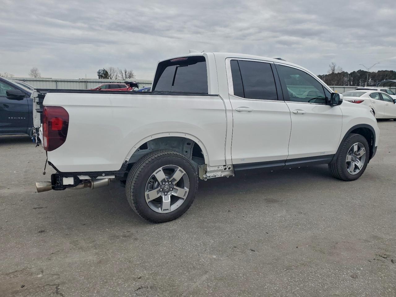 2025 Honda Ridgeline VIN 5FPYK3F53SB049206 photo 3