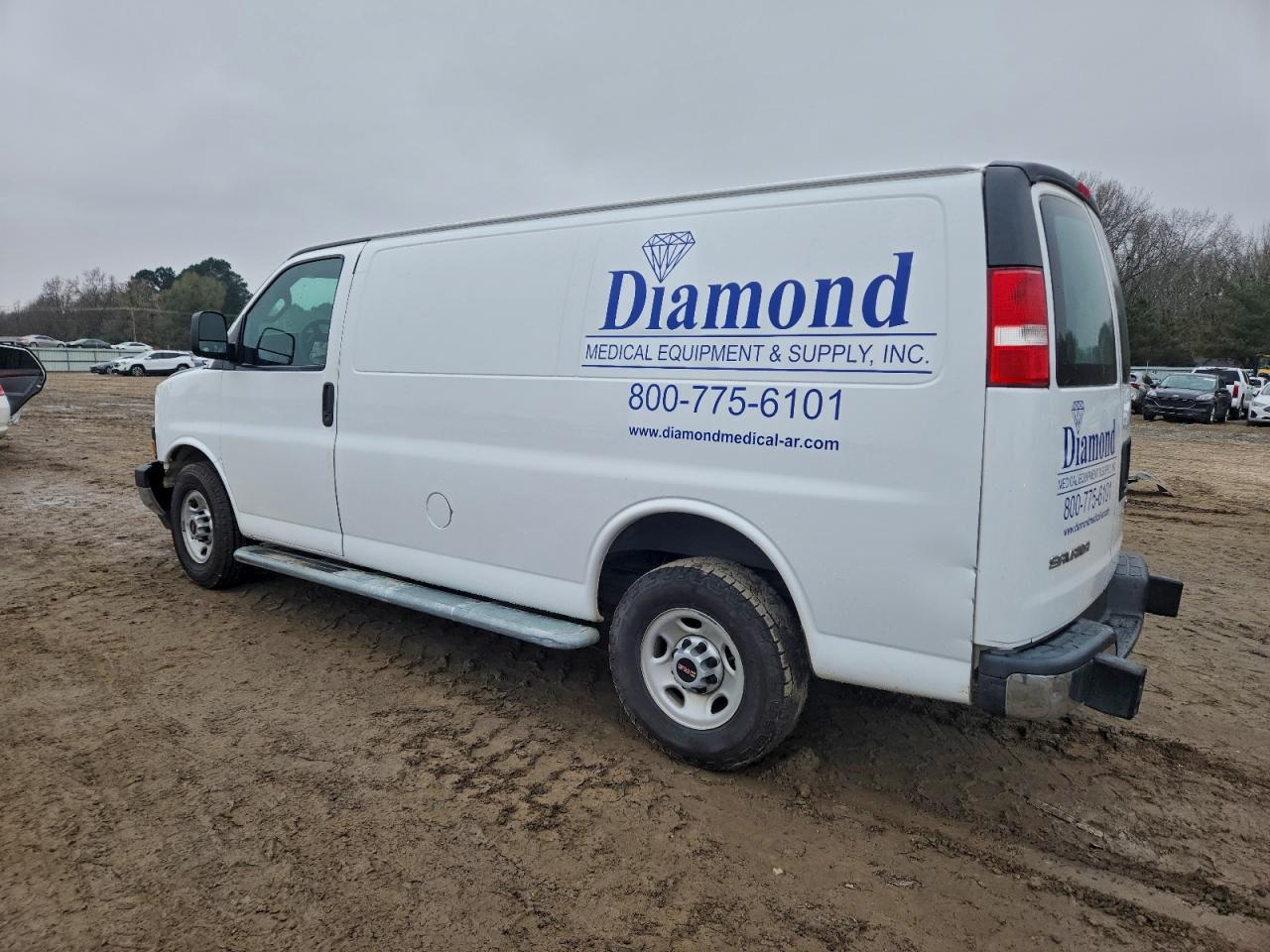 2017 GMC Savana VIN 1GTW7AFF2H1911749 photo 2