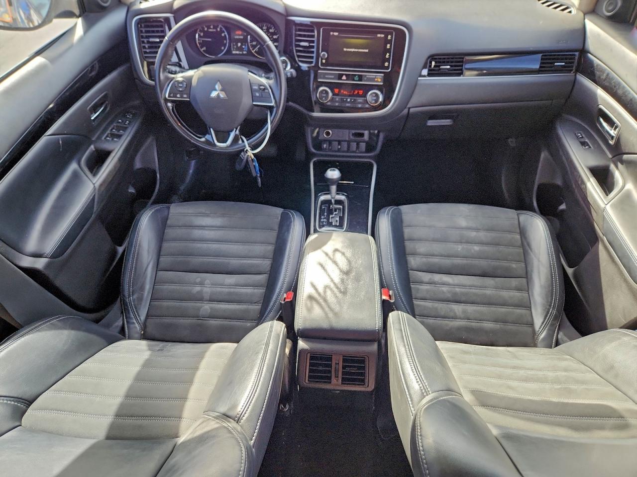 2019 Mitsubishi Outlander VIN JA4AD3A3XKZ010224 photo 8